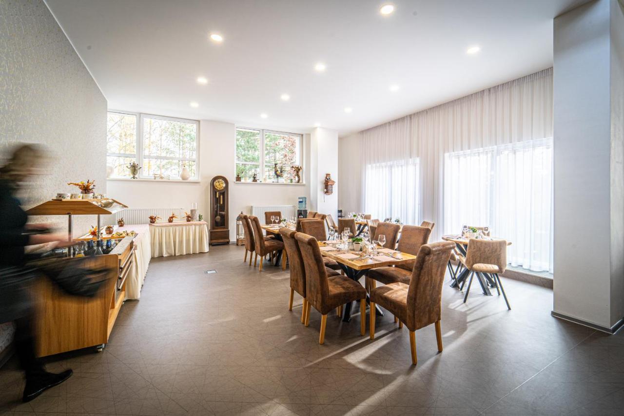 Hotel Fontana Брно Экстерьер фото