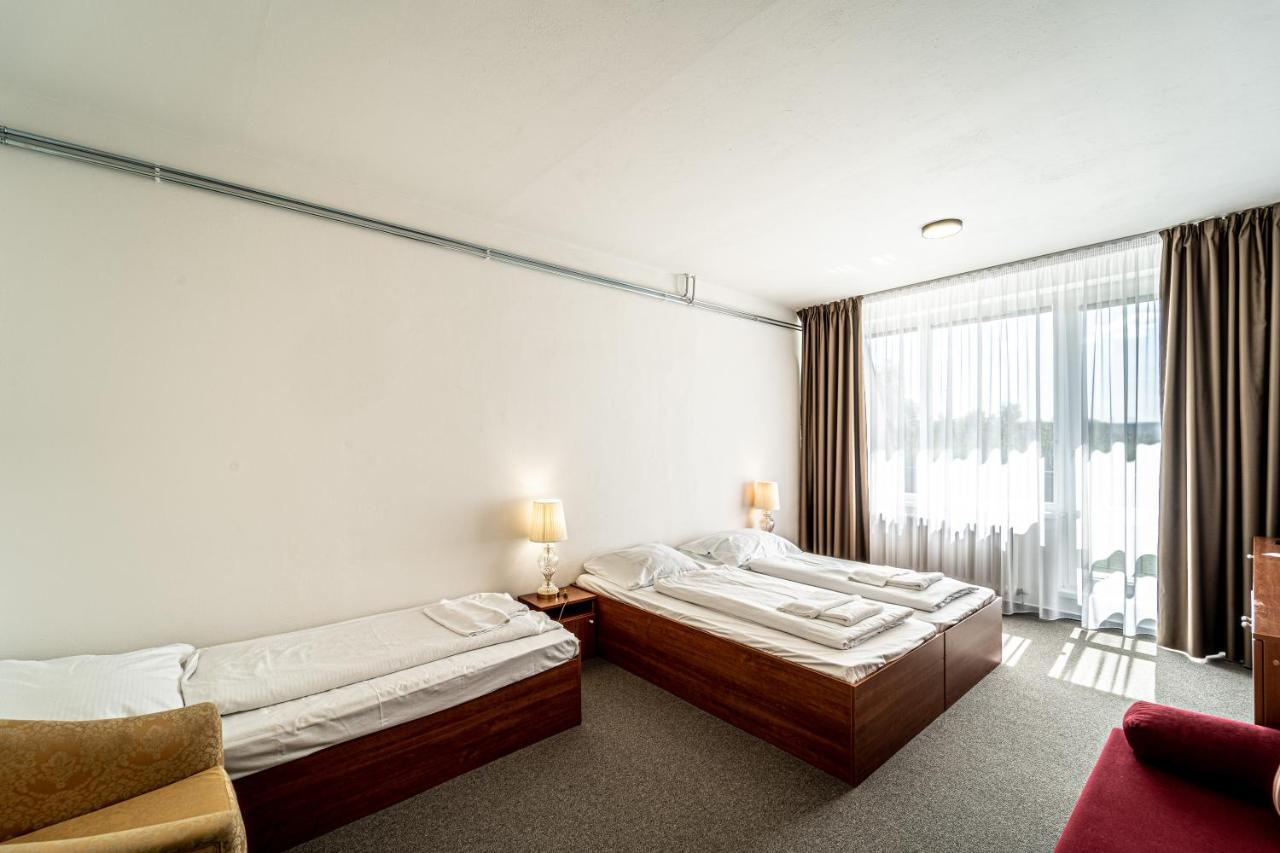 Hotel Fontana Брно Экстерьер фото