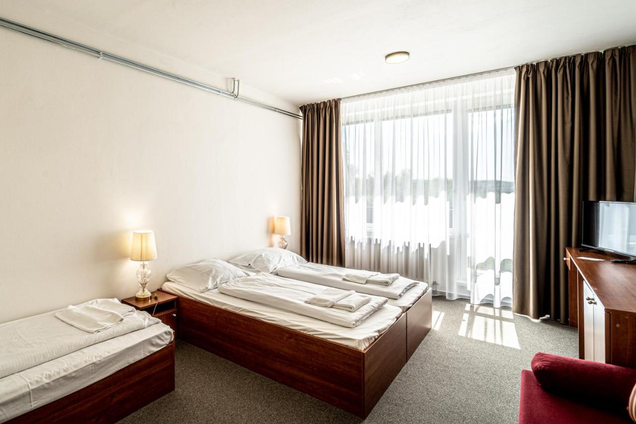 Hotel Fontana Брно Экстерьер фото