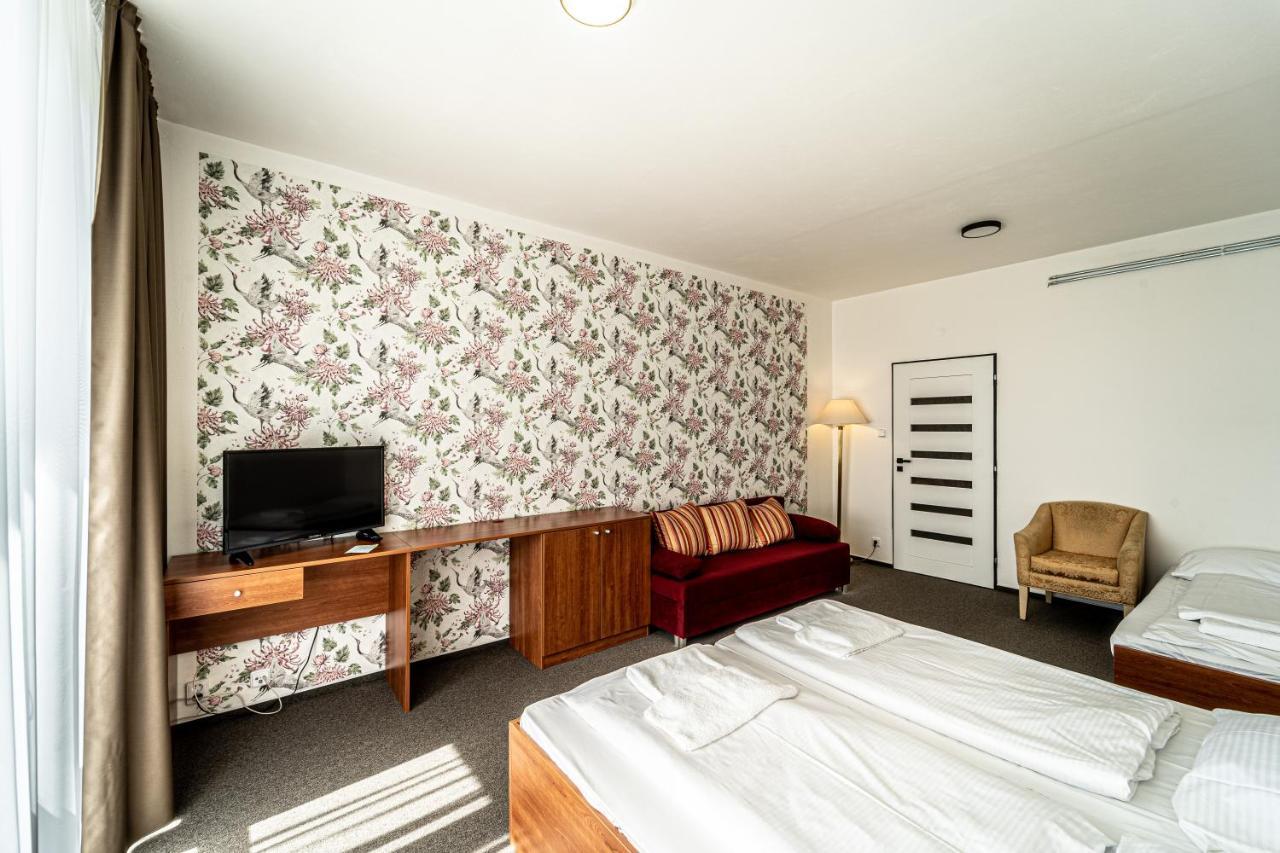 Hotel Fontana Брно Экстерьер фото