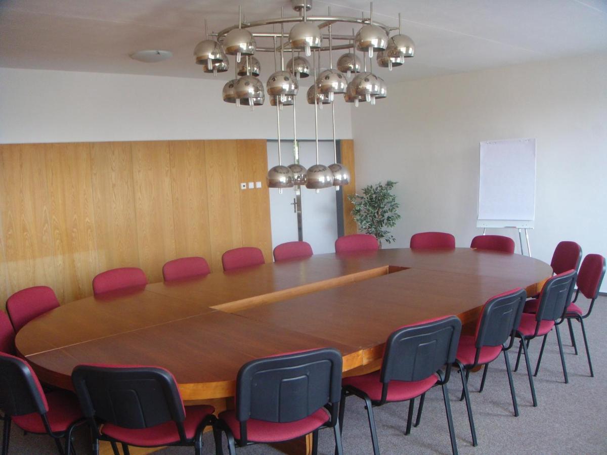 Hotel Fontana Брно Экстерьер фото